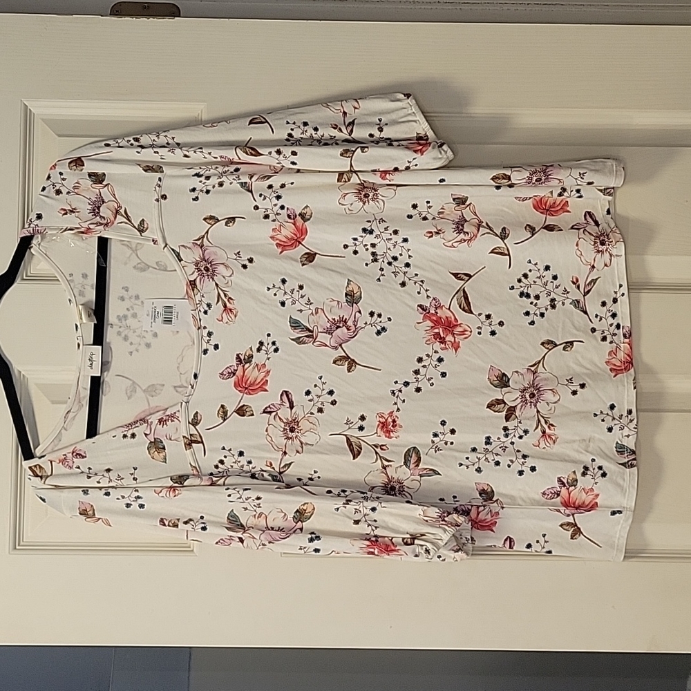 Daytrip 3/4 sleeve square neck rayon blend floral shirt